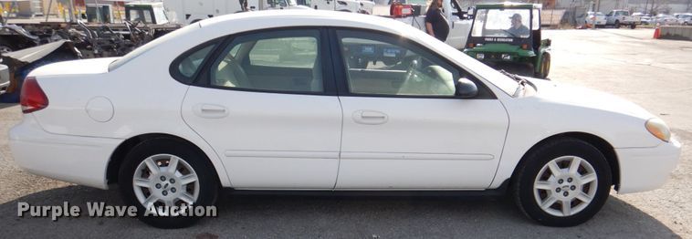 image for item DN2599 2007 Ford Taurus SE