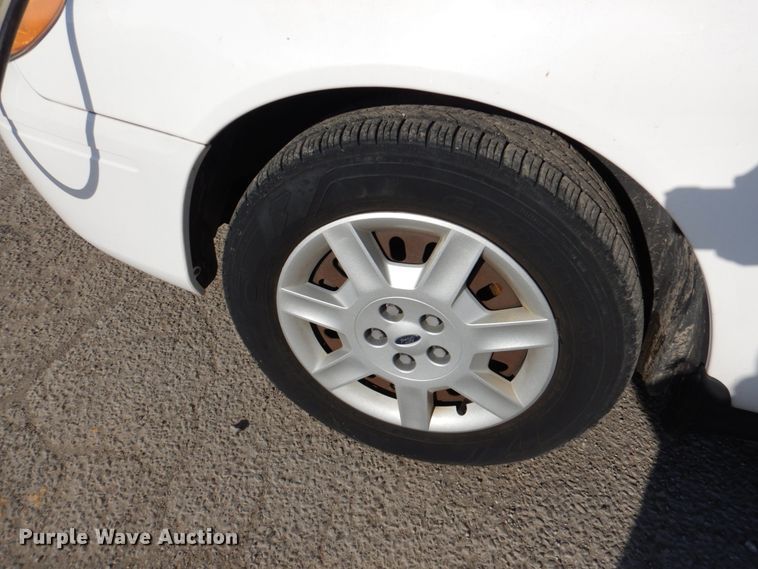 image for item DN2599 2007 Ford Taurus SE