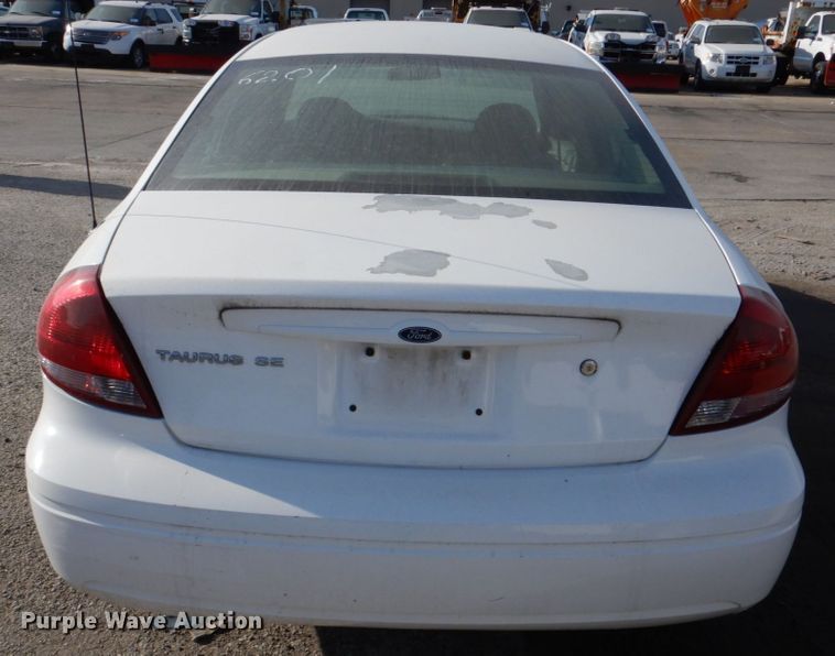 image for item DN2600 2007 Ford Taurus SE