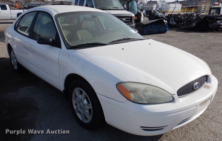 image for item DN2600 2007 Ford Taurus SE