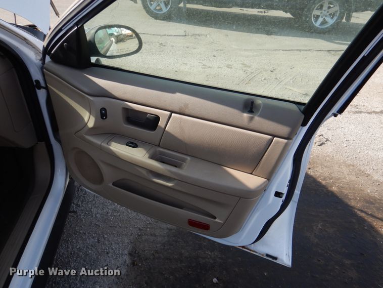 image for item DN2600 2007 Ford Taurus SE