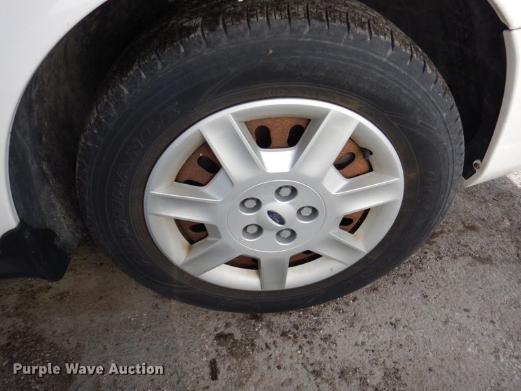image for item DN2600 2007 Ford Taurus SE