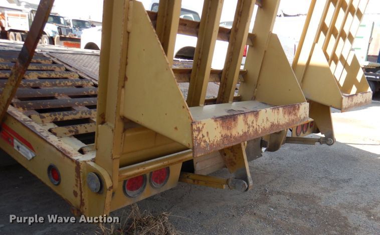 image for item DN2602 2013 Interstate 24DTA  equipment trailer