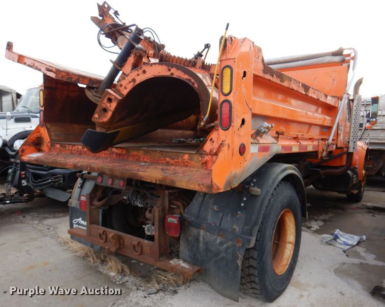 image for item DN2604 1999 International 4900  dump truck