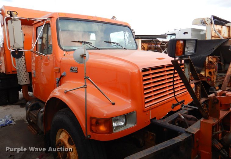 image for item DN2604 1999 International 4900  dump truck