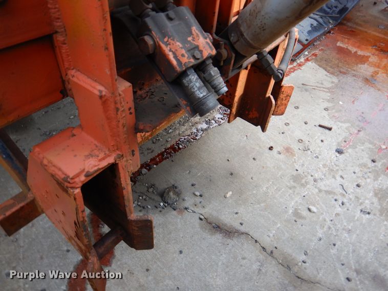 image for item DN2604 1999 International 4900  dump truck