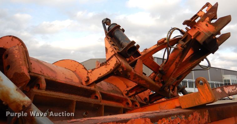 image for item DN2604 1999 International 4900  dump truck