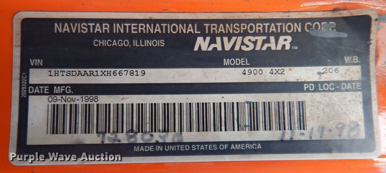 image for item DN2604 1999 International 4900  dump truck