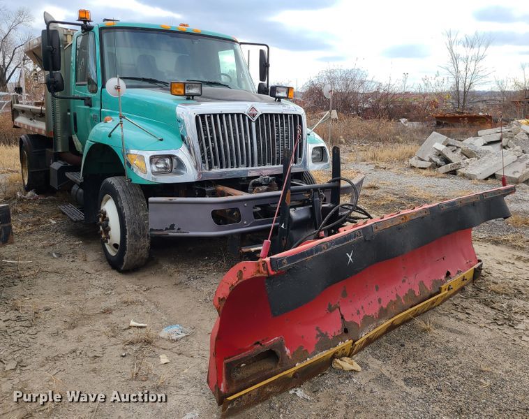 image for item DN2606 2007 International 7300  dump truck