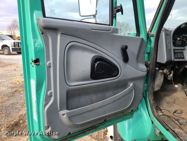 image for item DN2606 2007 International 7300  dump truck