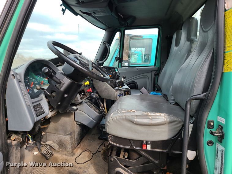 image for item DN2606 2007 International 7300  dump truck