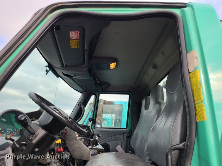 image for item DN2606 2007 International 7300  dump truck