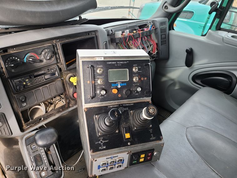 image for item DN2606 2007 International 7300  dump truck