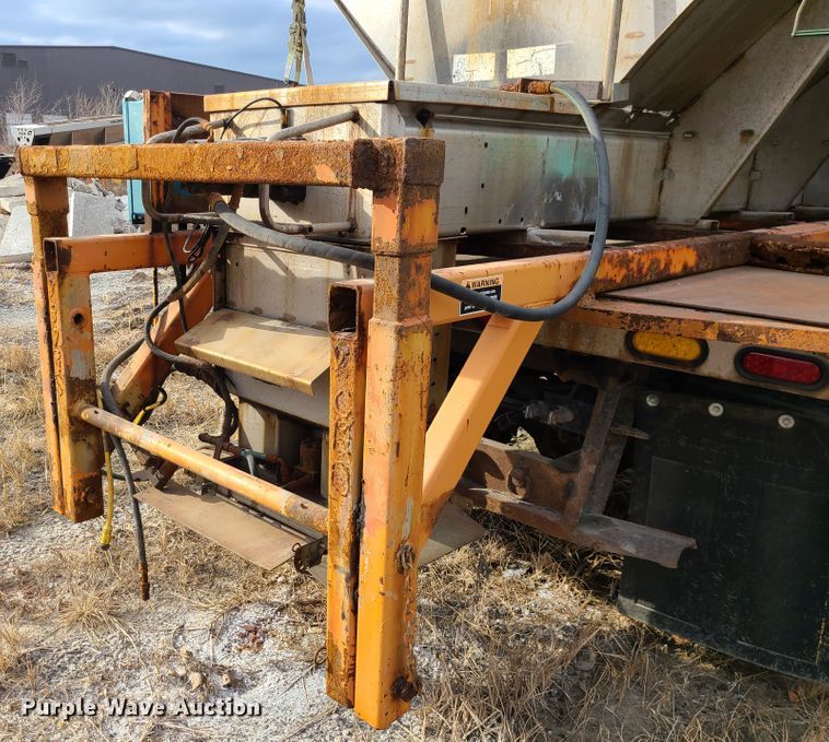 image for item DN2606 2007 International 7300  dump truck