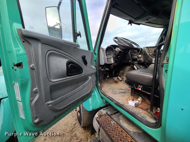 image for item DN2607 2007 International 7400  dump truck