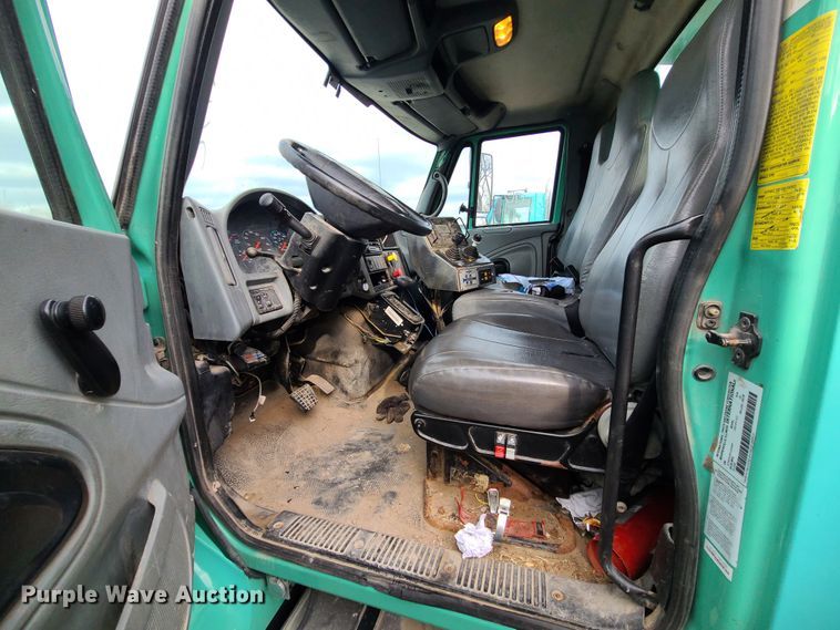 image for item DN2607 2007 International 7400  dump truck