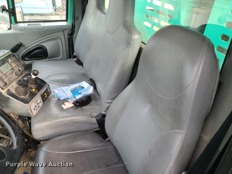 image for item DN2607 2007 International 7400  dump truck