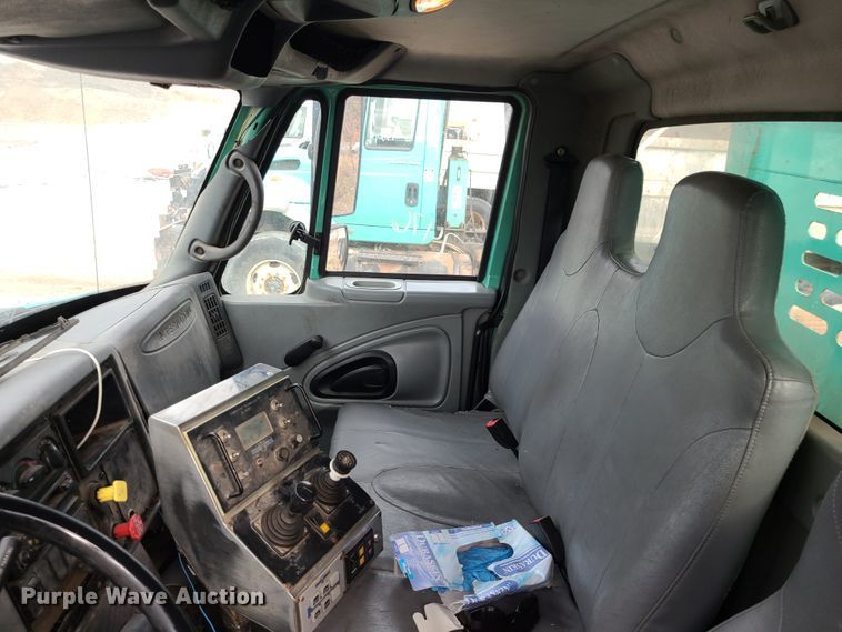 image for item DN2607 2007 International 7400  dump truck