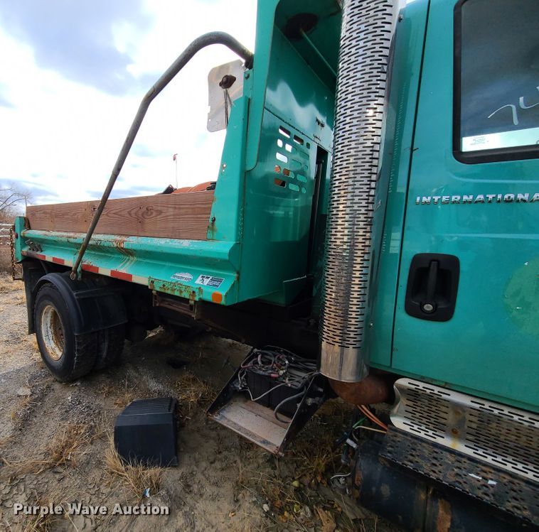image for item DN2607 2007 International 7400  dump truck