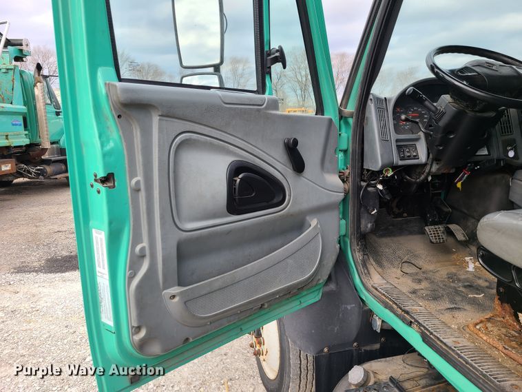 image for item DN2608 2007 International 7300  dump truck