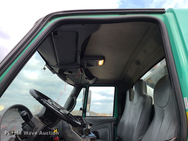 image for item DN2608 2007 International 7300  dump truck