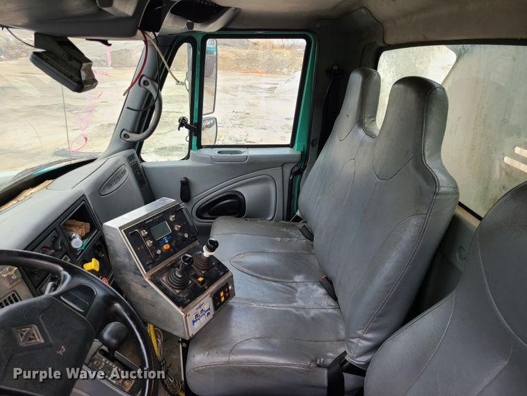 image for item DN2608 2007 International 7300  dump truck