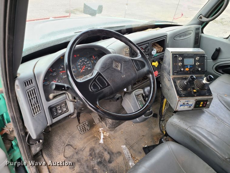 image for item DN2608 2007 International 7300  dump truck