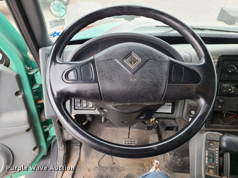 image for item DN2608 2007 International 7300  dump truck