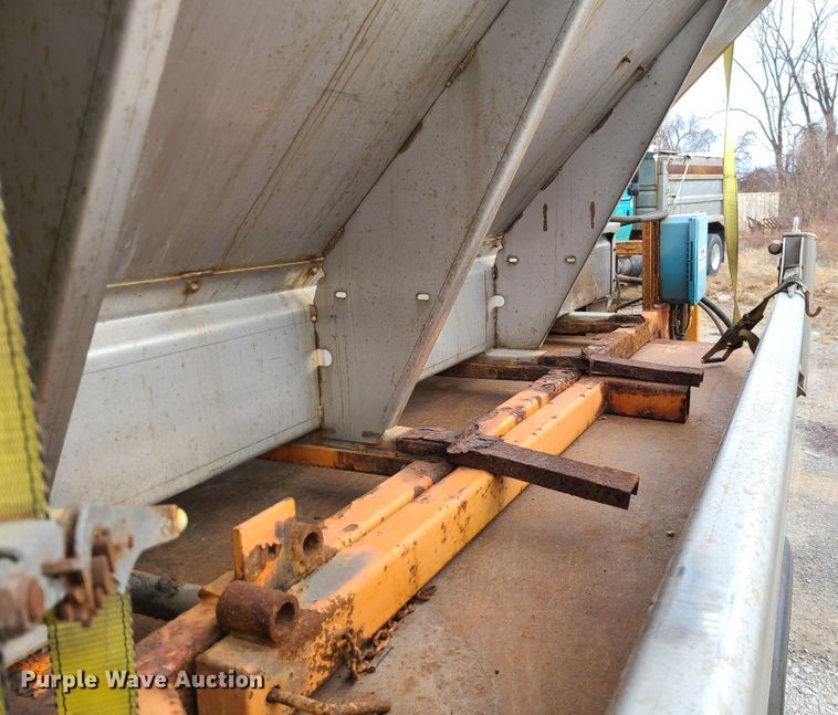 image for item DN2608 2007 International 7300  dump truck