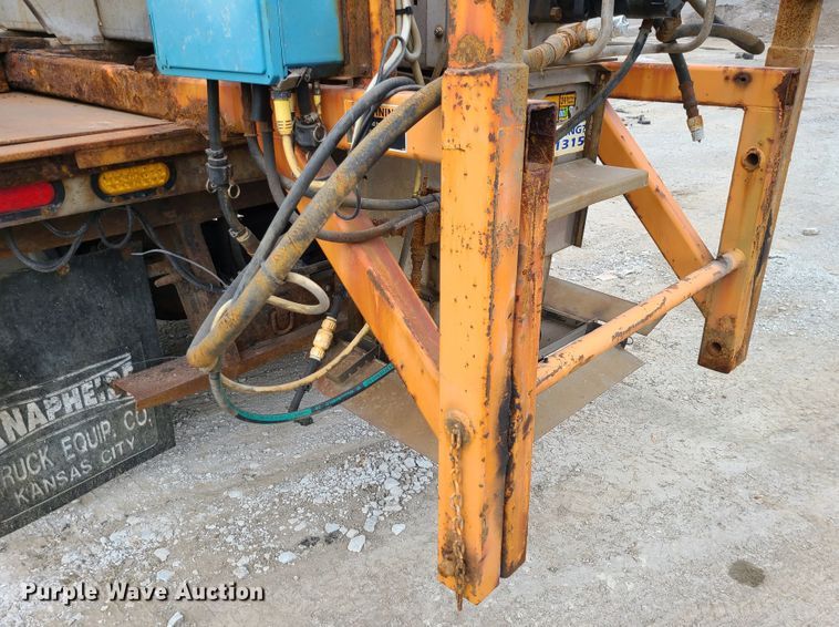 image for item DN2608 2007 International 7300  dump truck