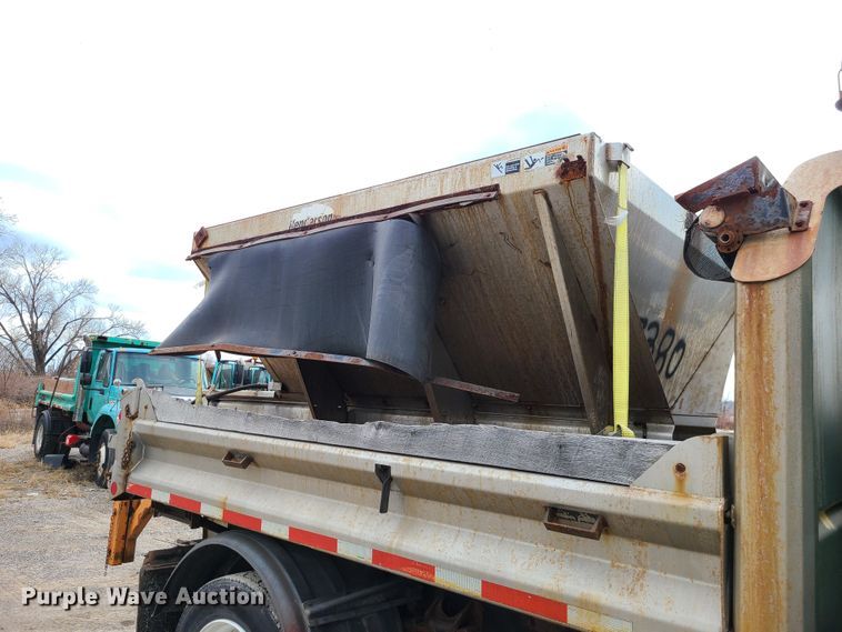 image for item DN2608 2007 International 7300  dump truck