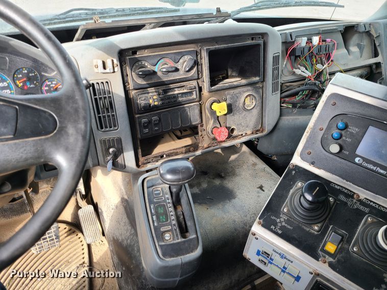 image for item DN2609 2007 International 7600  dump truck