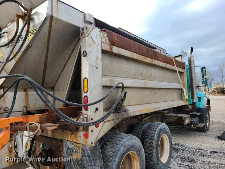 image for item DN2609 2007 International 7600  dump truck