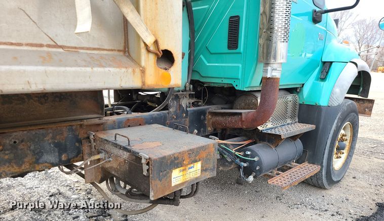 image for item DN2609 2007 International 7600  dump truck