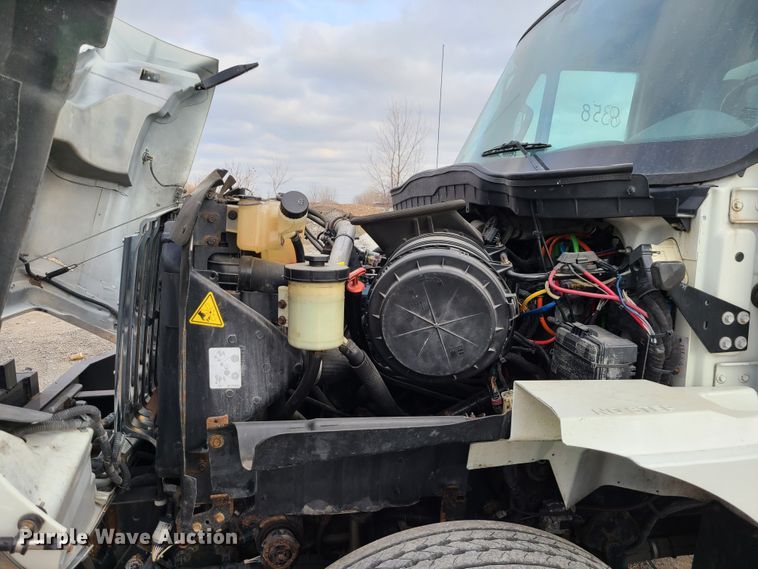 image for item DN2610 2012 International WorkStar 7400  dump truck