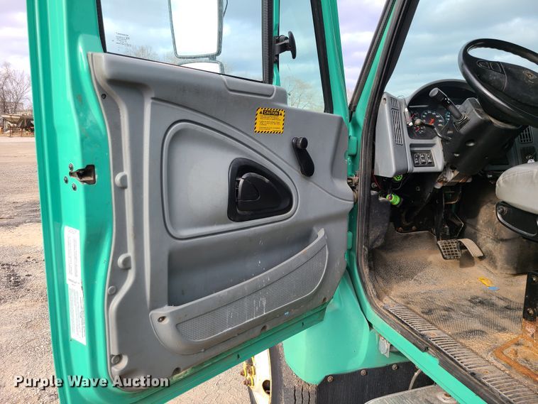 image for item DN2611 2007 International 7300  dump truck