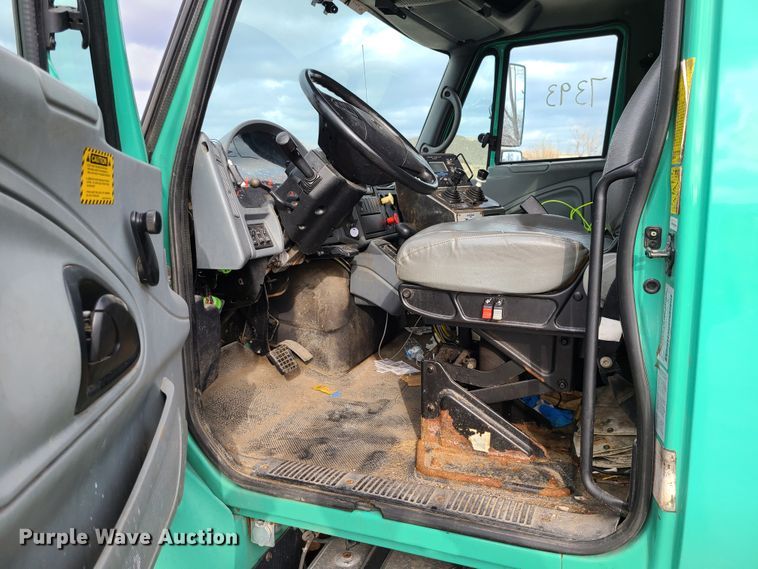 image for item DN2611 2007 International 7300  dump truck