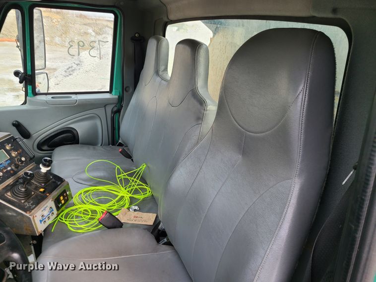 image for item DN2611 2007 International 7300  dump truck