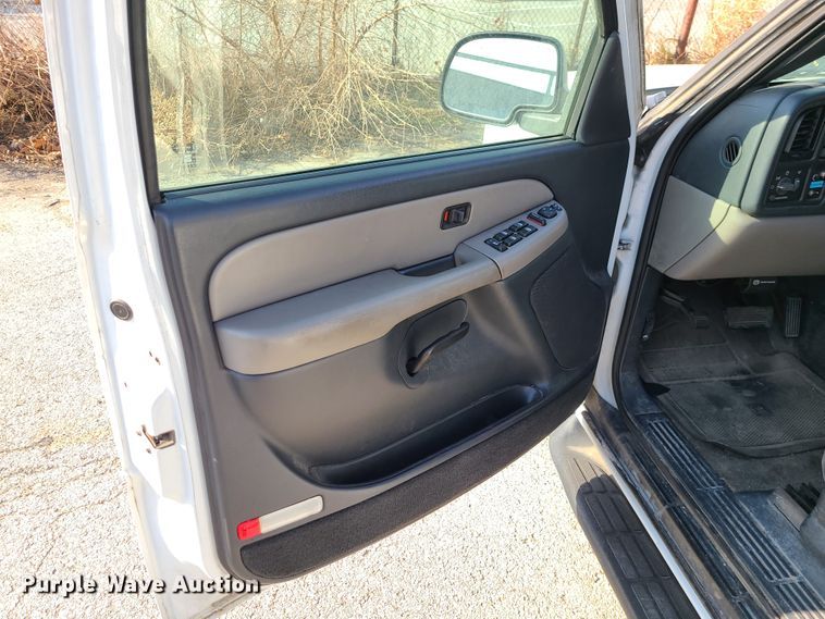 image for item DN2612 2001 Chevrolet Tahoe  SUV