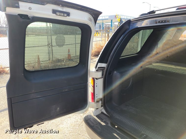 image for item DN2612 2001 Chevrolet Tahoe  SUV