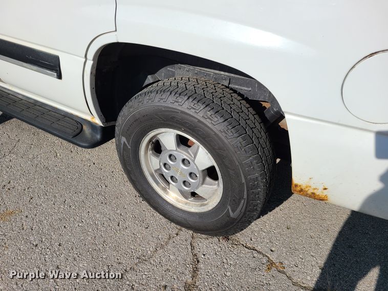 image for item DN2612 2001 Chevrolet Tahoe  SUV