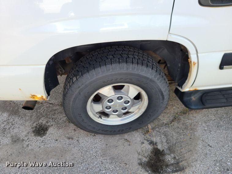 image for item DN2612 2001 Chevrolet Tahoe  SUV