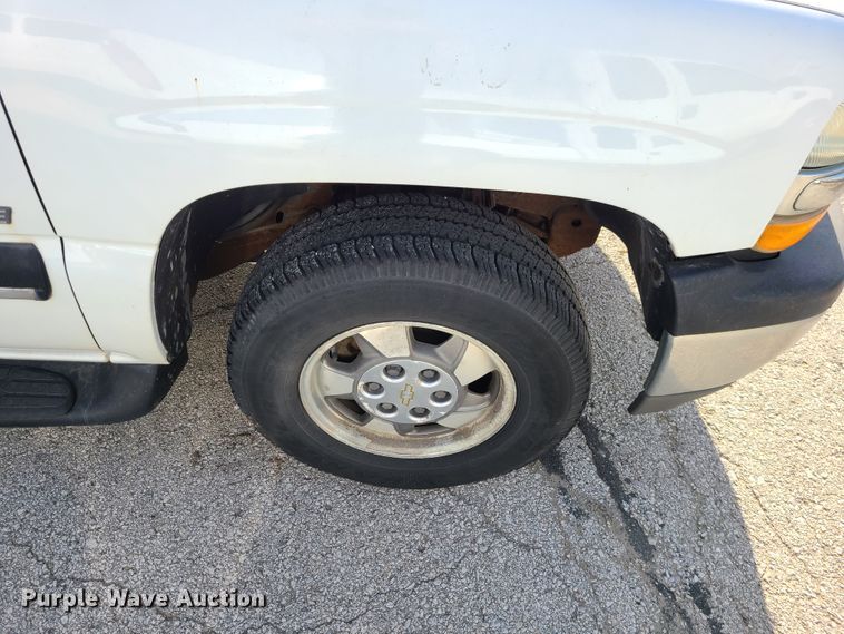 image for item DN2612 2001 Chevrolet Tahoe  SUV