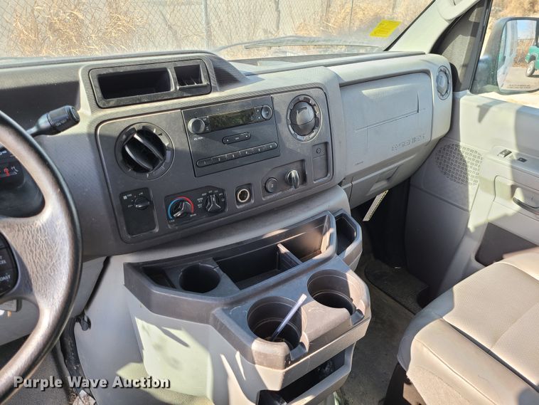 image for item DN2614 2010 Ford E350 Super Duty  van