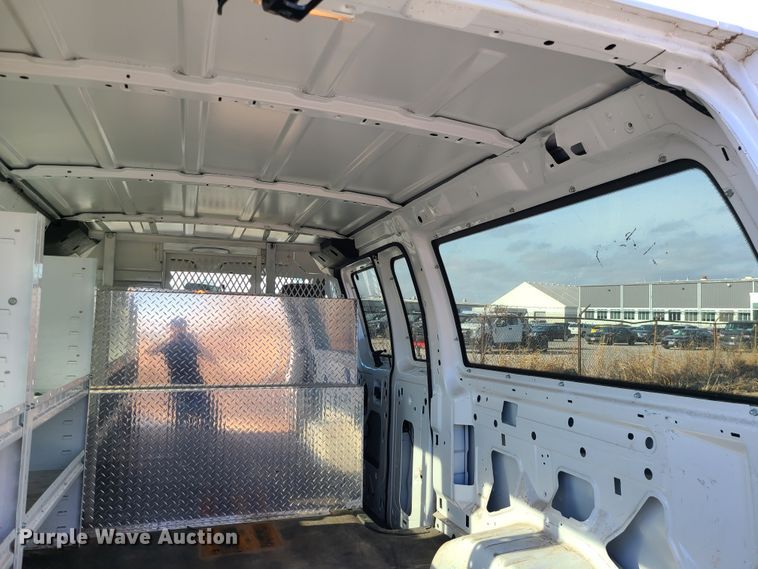 image for item DN2614 2010 Ford E350 Super Duty  van