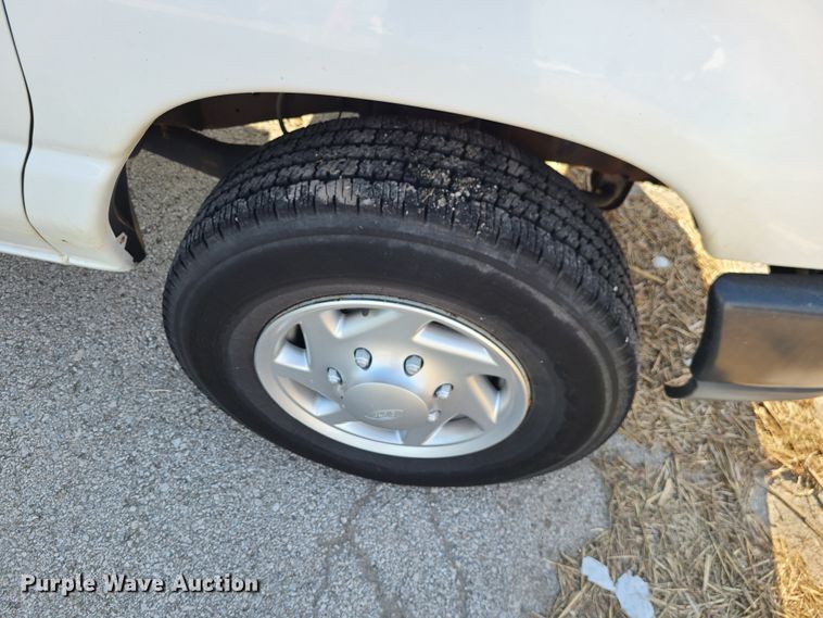 image for item DN2614 2010 Ford E350 Super Duty  van