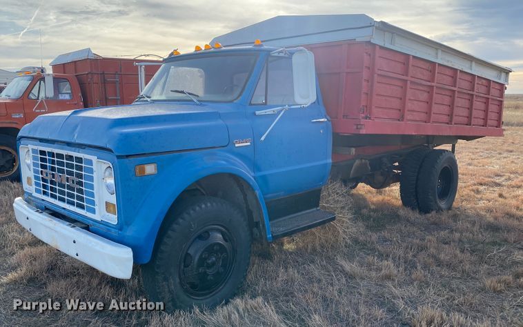 image for item DJ7559 1972 GMC 5500  grain truck