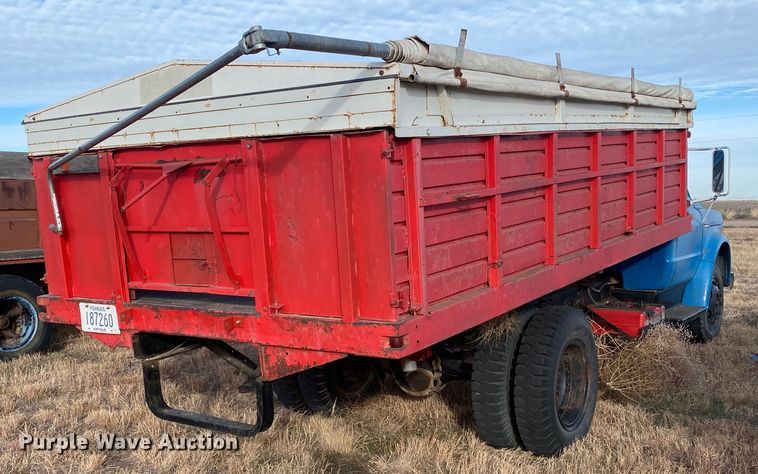 image for item DJ7559 1972 GMC 5500  grain truck