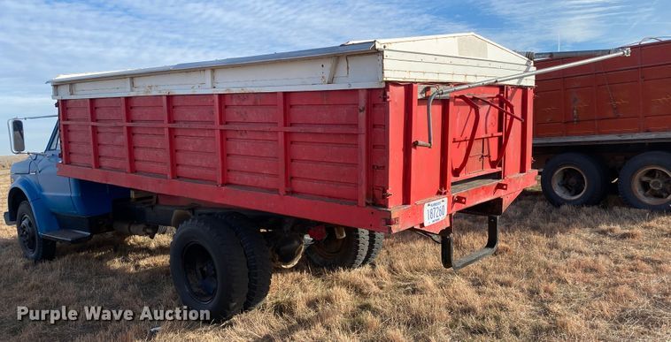image for item DJ7559 1972 GMC 5500  grain truck