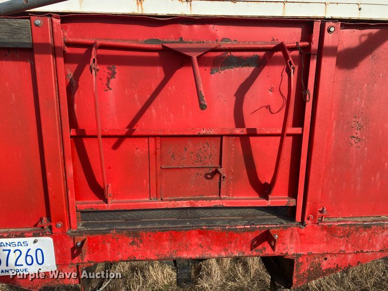 image for item DJ7559 1972 GMC 5500  grain truck